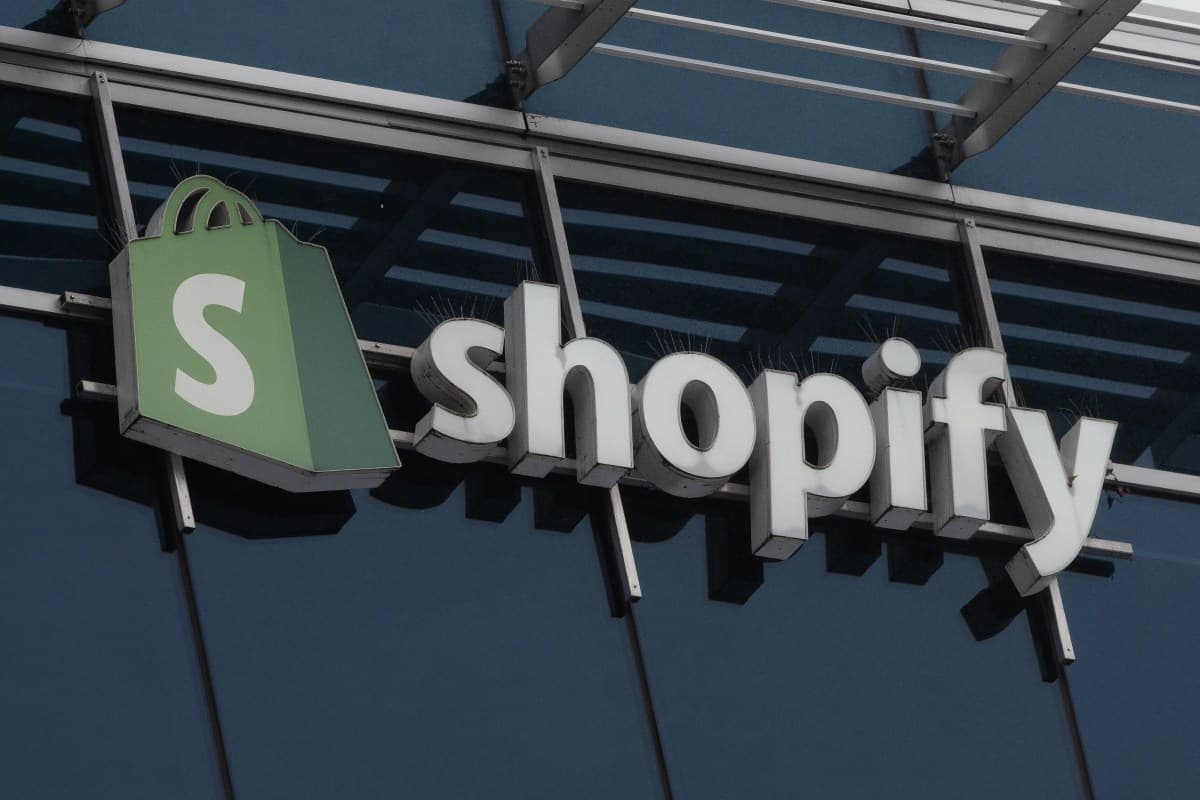 Shopify launches direct AI agent checkout