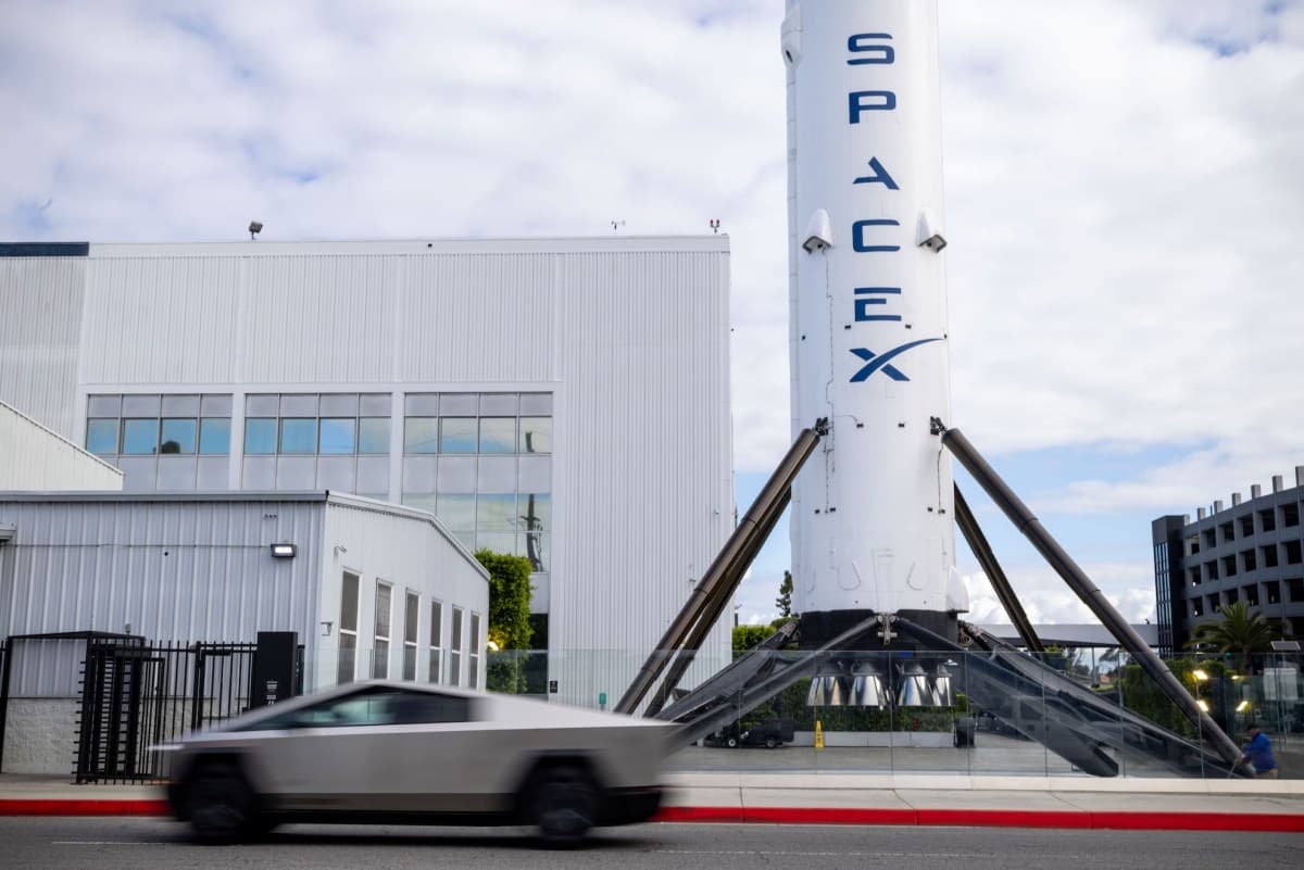 SpaceX, Tesla boards launch merger review panels.