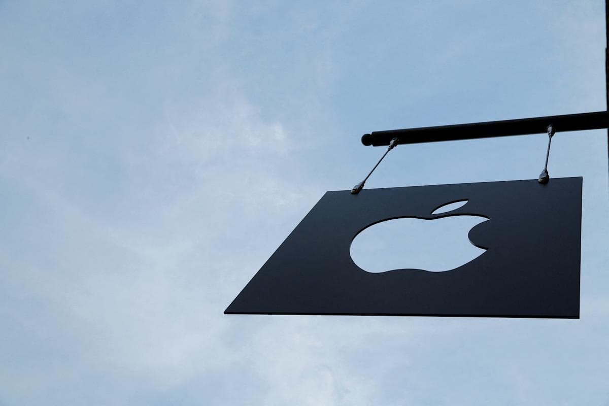 Apple reportedly delays its planned smart display launch to fall