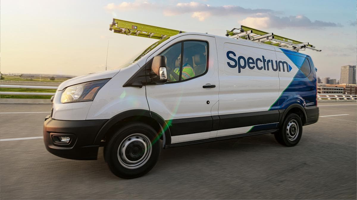 FCC approves the merger of cable giants Cox and Charter