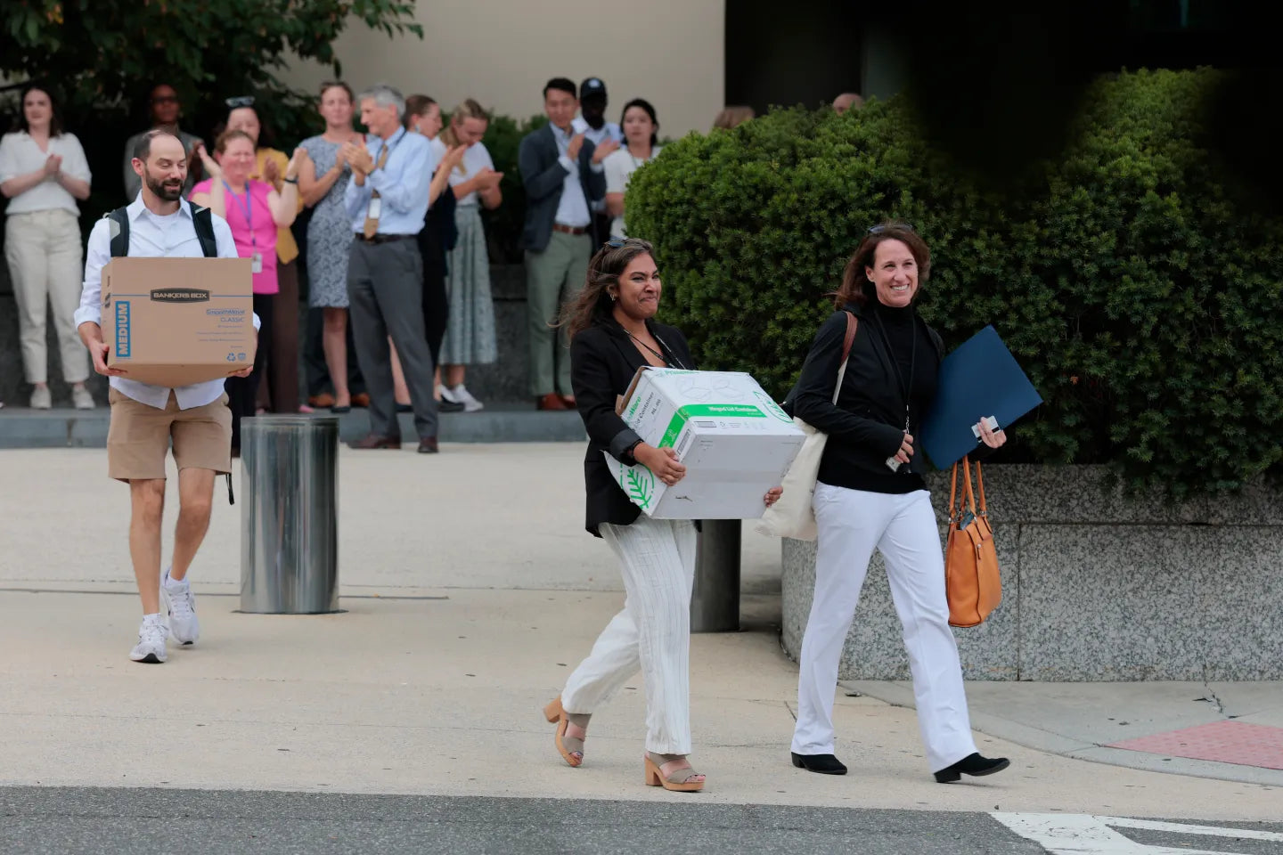 AI Layoffs Are Reducing Entry-Level Jobs — And New Graduates Are Paying the Price
